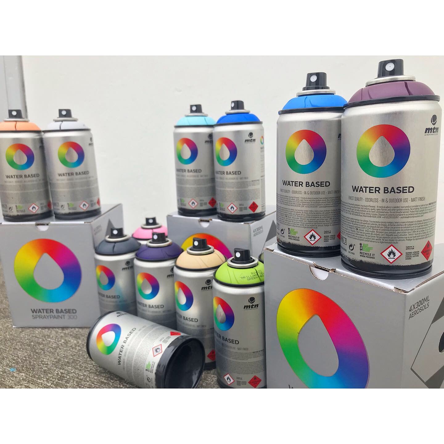 Spray Planet Review: Montana Colors Water Based Spray Paint (Now With 46 NEW Colors!)